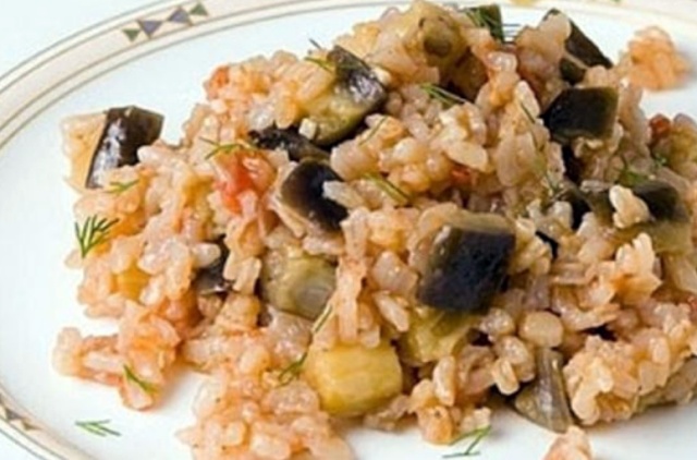 Рис з кабачками і баклажанами в мультиварці