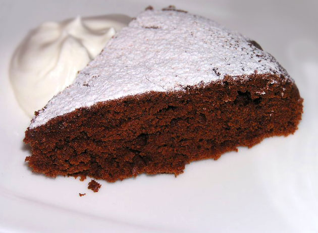 Шоколадний пиріг на сметані в мультиварці